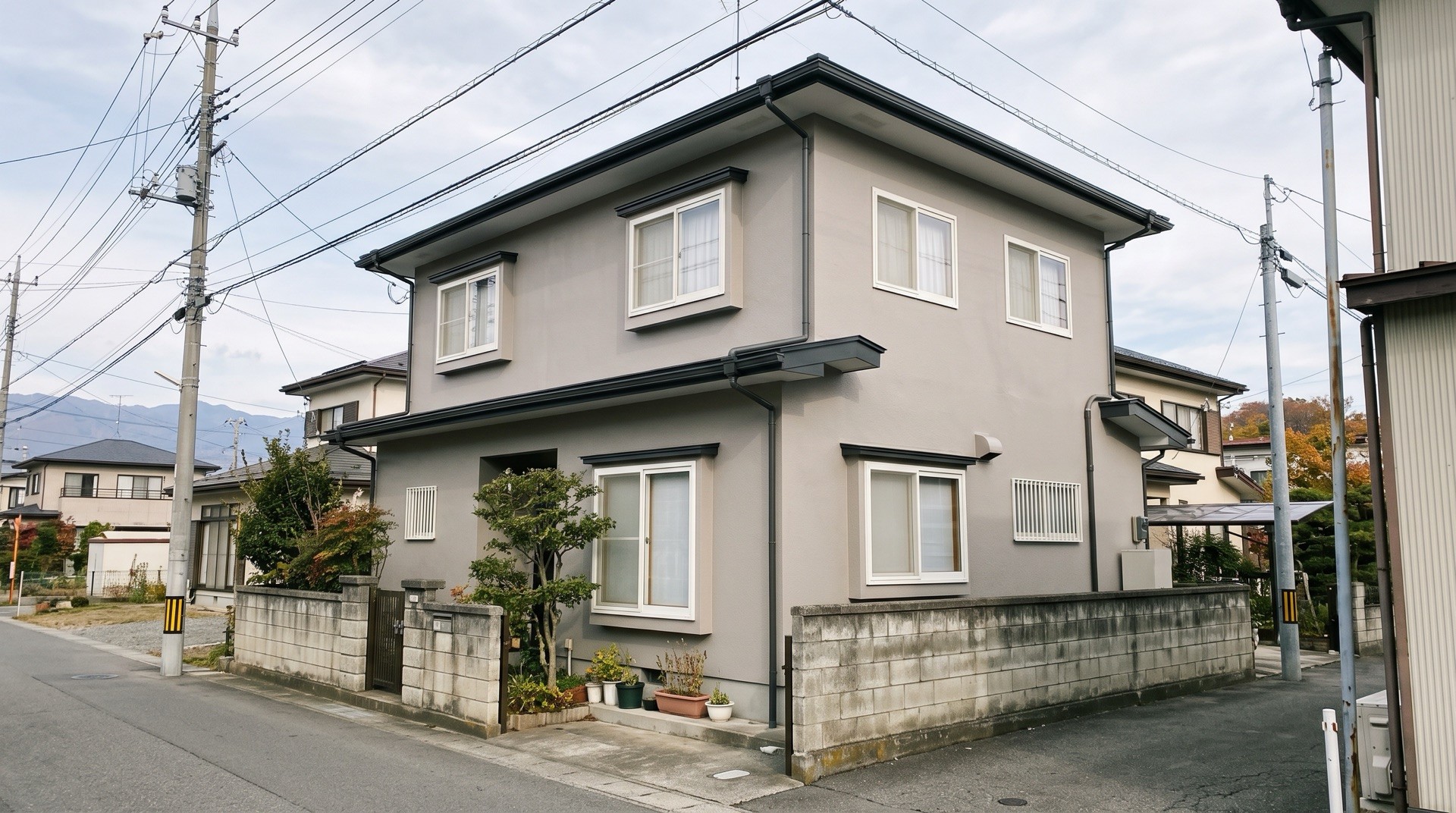 塗り替えを終えた住宅の外壁（イメージ）